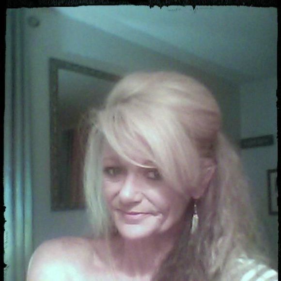 Profile Picture of Theresa Odom (@theresaodom843) on Poshmark