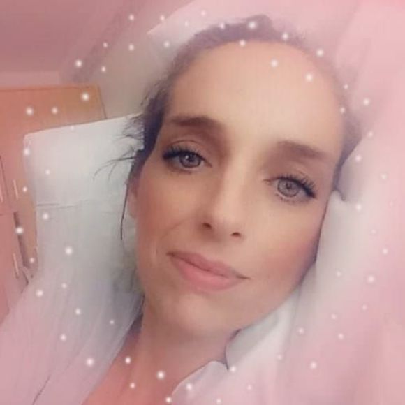 Pamela Lothes - Poshmark Profile Picture of Pamela Lothes (@lothespamela) on Poshmark