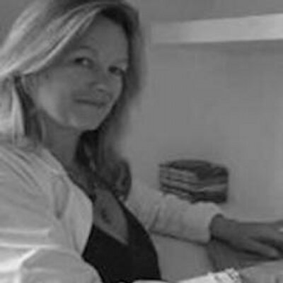 Profile Picture of Wendy Allen (@Planetcoms) on Twitter