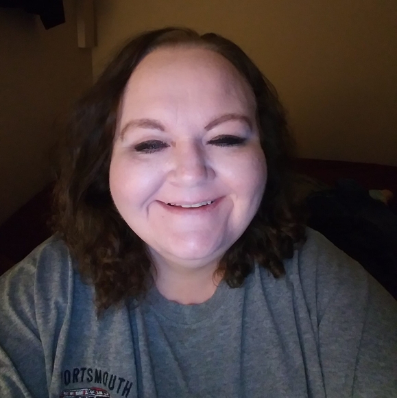 Profile Picture of Kim Ruggles (@khileman2016) on Poshmark