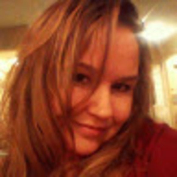 Profile Picture of Karla Reiner (@reinerkarla) on Poshmark