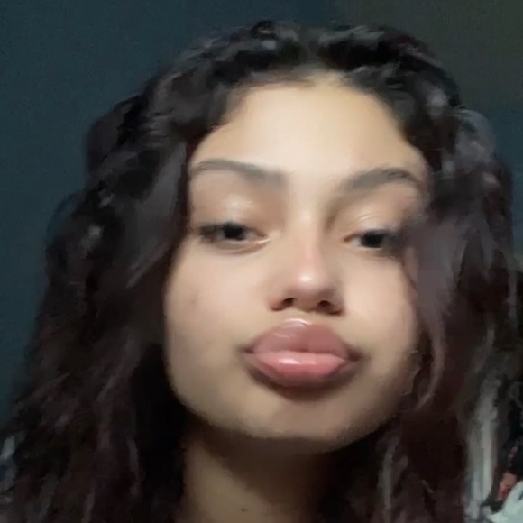Profile Picture of Josseling Aguirre (@josselinga) on Poshmark