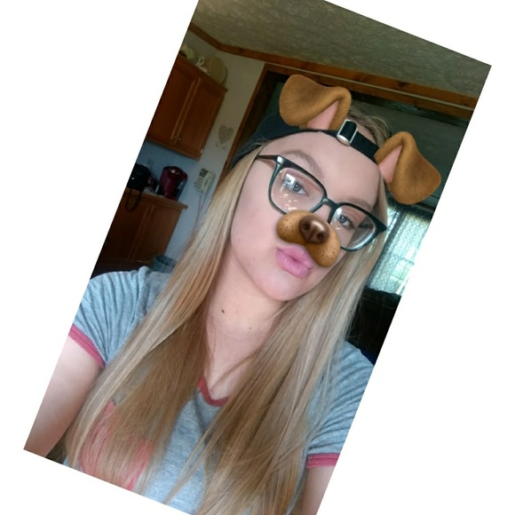 Profile Picture of Cheyenne Brunow (@cbrunow_2021) on Poshmark