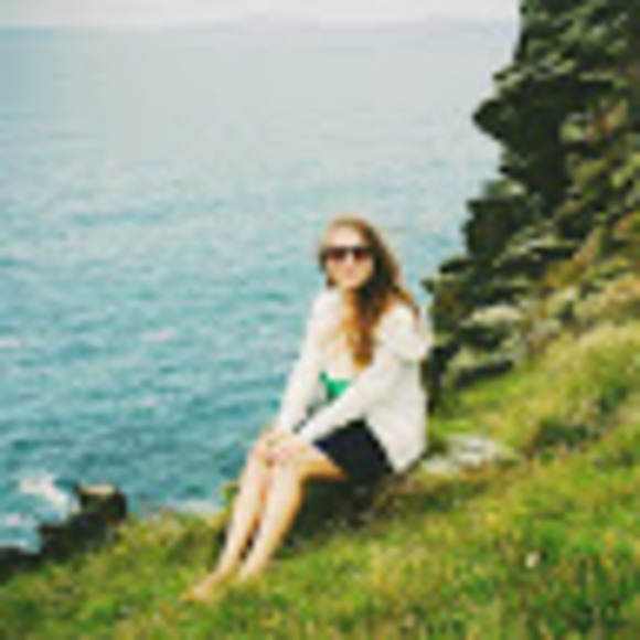 Profile Picture of Rachel Marinoni (@marinonir) on Poshmark