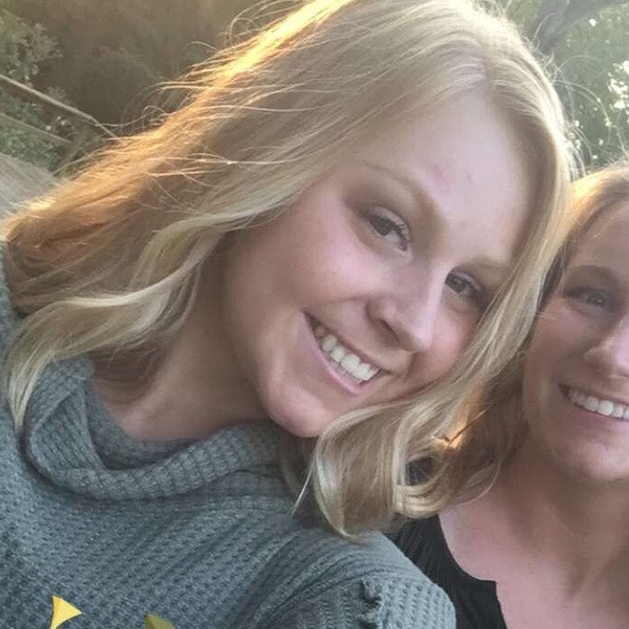 Profile Picture of Meredith Walters (@meredithwalters) on Poshmark