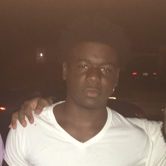 Profile Picture of Cornelius Darden (@korn2x) on Poshmark