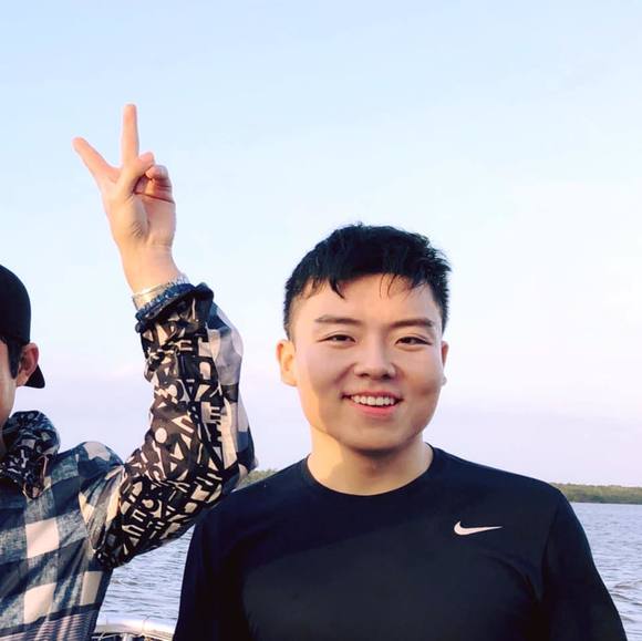 Profile Picture of Pengcheng Zhang (@logii) on Poshmark