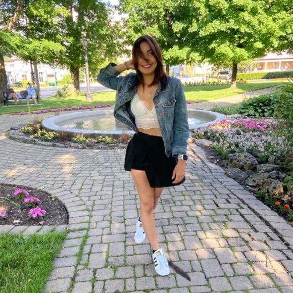 Profile Picture of Lolo Avendaño (@loloavendano) on Poshmark