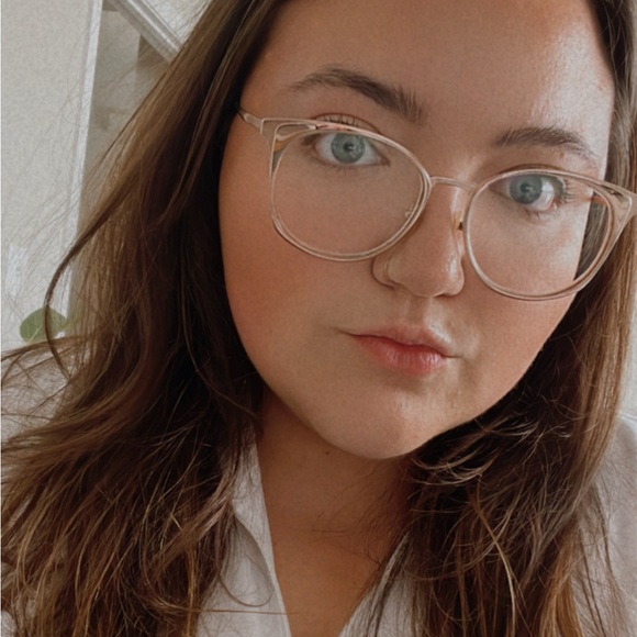 Profile Picture of Nicole Rabbitt (@nicrab96) on Poshmark