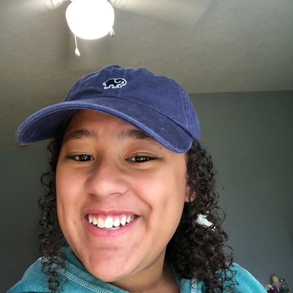 Profile Picture of Kynnedi Writtenhoise (@kynnediw25) on Poshmark