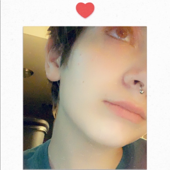 Profile Picture of Zachary Cantrell (@canaestralis) on Poshmark