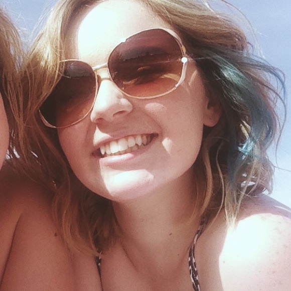 Profile Picture of Sara Beagley (@sariahnatalya) on Poshmark