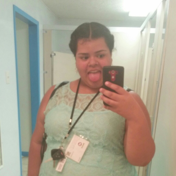 Profile Picture of Sanchez Sylvia (@sylvais) on Poshmark
