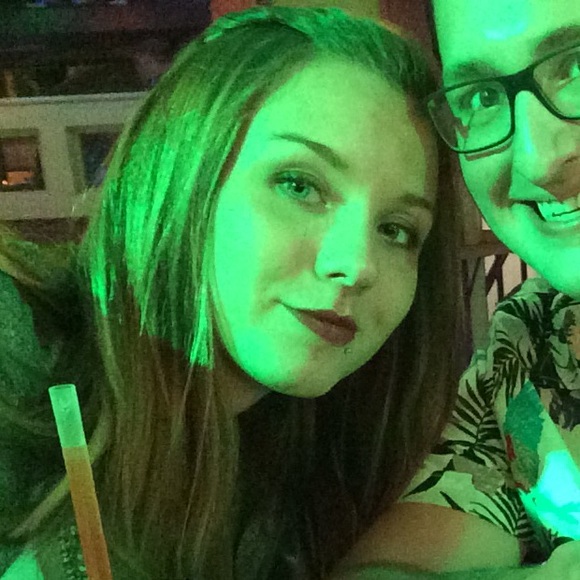 Profile Picture of Karolina Grzesiak (@kmgrzesiak) on Poshmark