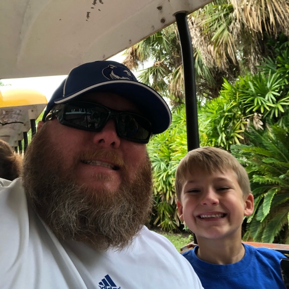 Profile Picture of Scott Raymond (@mebescott10) on Poshmark