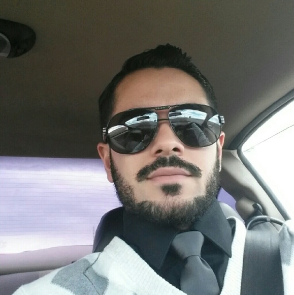 Profile Picture of David Canez (@canezwest) on Poshmark