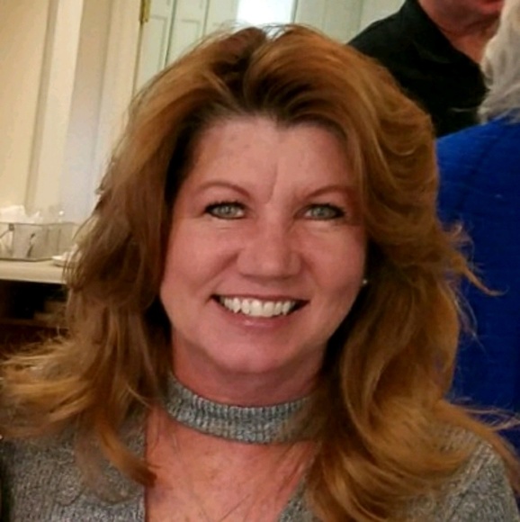 Profile Picture of Pam Arnold (@pamarnold62) on Poshmark