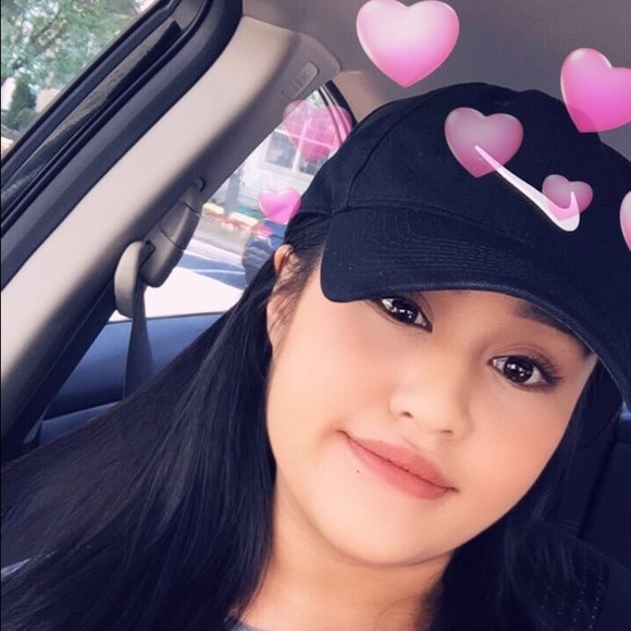 Profile Picture of Brianna Khambounheuang (@briannakham) on Poshmark