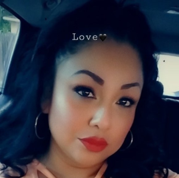 Profile Picture of Christina Rangel (@christinaran228) on Poshmark