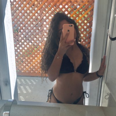 Profile Picture of Mina Do Daniel  🥰 (@gabizinha152_) on Twitter