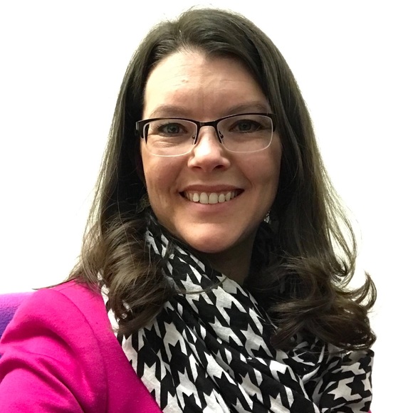 Profile Picture of Dawn Wolfe (@dawnwolfe07) on Poshmark