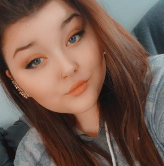 Profile Picture of Savannah Hansen (@savannahdilley) on Poshmark