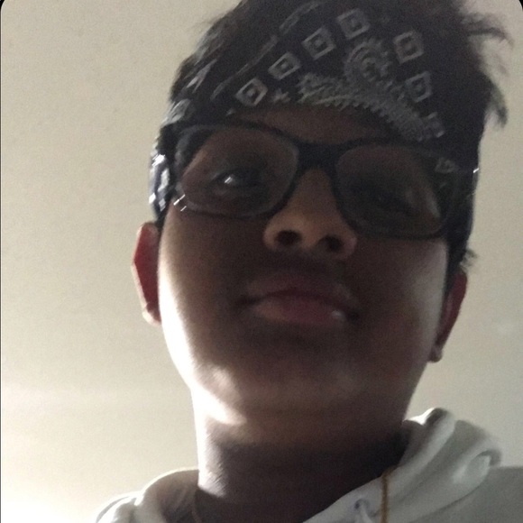Profile Picture of Dev Desai (@ddesai08) on Poshmark