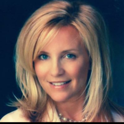 Profile Picture of Nancy Roche (@nancyroche12) on Twitter