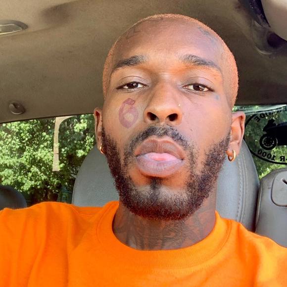 Profile Picture of Dyce Buise (@dycebuise) on Poshmark