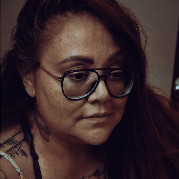 Profile Picture of Nikki Ujvari (@nikkiujvari) on Poshmark