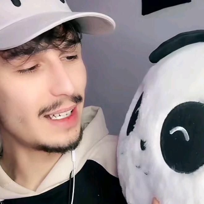 Profile Picture of LuisJames (@6fh6jobrlso) on Tiktok