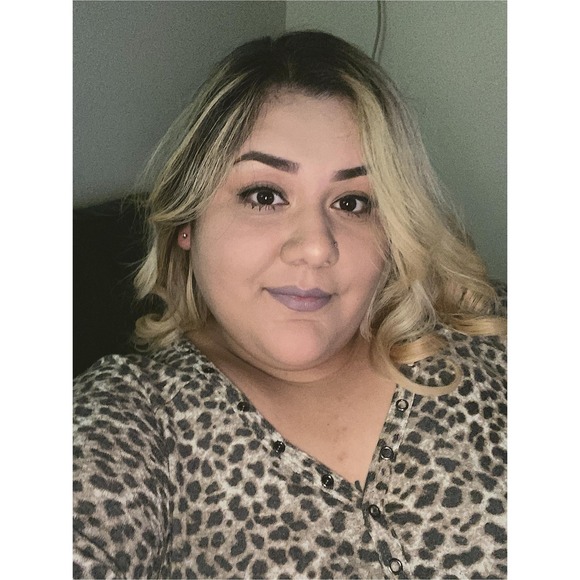 Profile Picture of Alexa Huizar (@huizaralexa5) on Poshmark