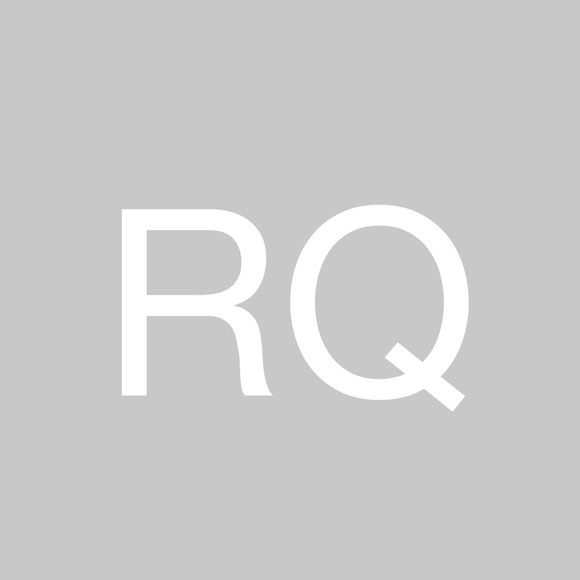 Profile Picture of Roxanne Quinn (@roxannequinn) on Poshmark