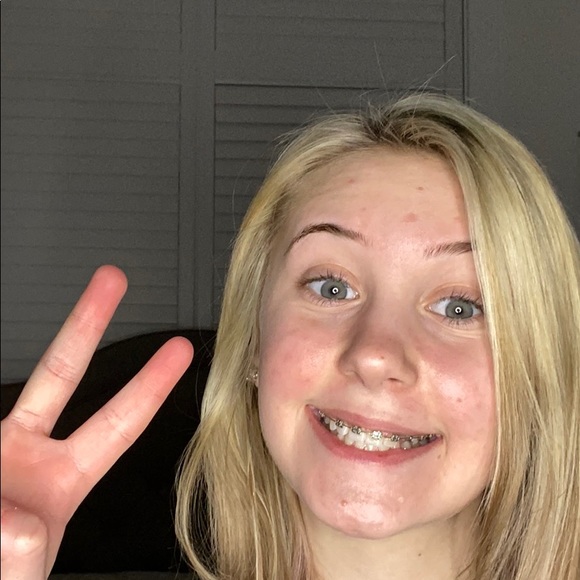 Profile Picture of Mackenzie Mackey (@reesemackey) on Poshmark