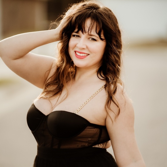 Sami Marotta - Poshmark Profile Picture of Sami Marotta (@samicmarotta) on Poshmark