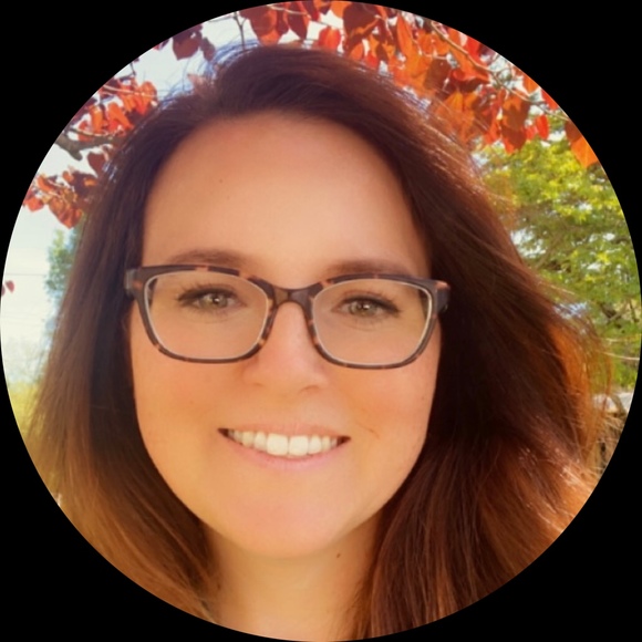 Leanne Atkinson - Poshmark Profile Picture of Leanne Atkinson (@leannerowe) on Poshmark