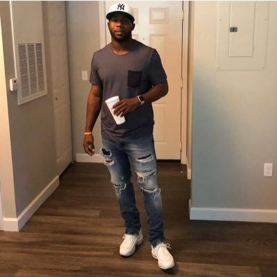 Profile Picture of James Ervin (@GqJaye) on Twitter