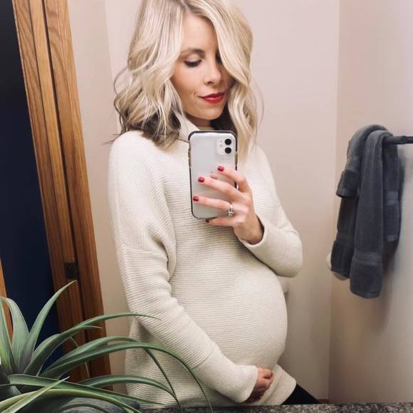 Profile Picture of Amy Shapiro (@amyluella123) on Poshmark