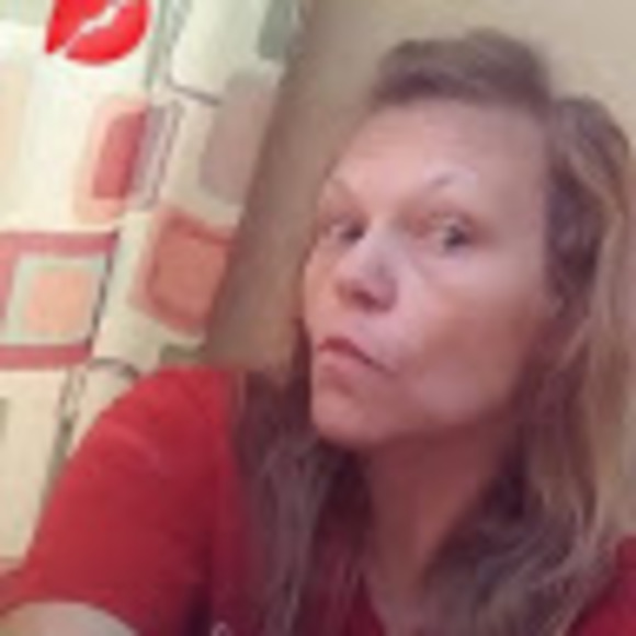 Profile Picture of Dawn Hughes (@dawnhughes301) on Poshmark
