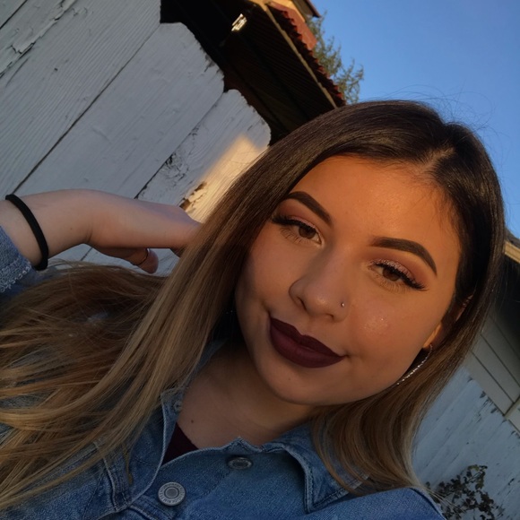 Profile Picture of Ayline Castrejon (@acastre98) on Poshmark