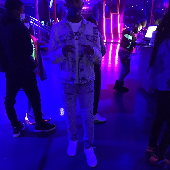 Profile Picture of Joseph Edwards (@josephedward662) on Poshmark