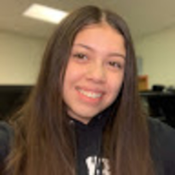 Profile Picture of Gaby Floratos (@gabyfloratos) on Poshmark