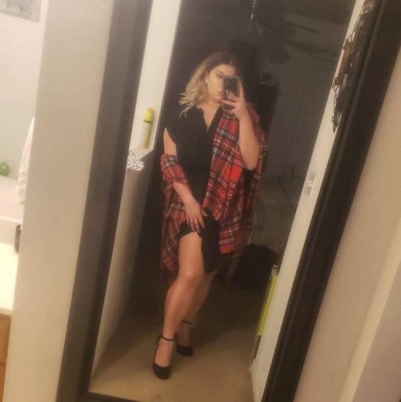 Profile Picture of Christina Capobianco (@ccapo_919) on Poshmark