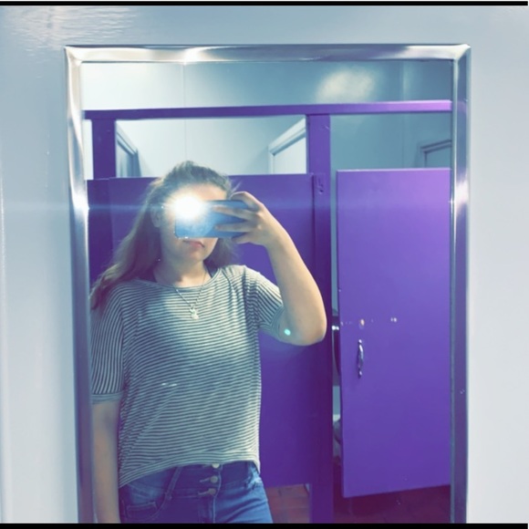 Profile Picture of Savannah Perry (@savapery) on Poshmark