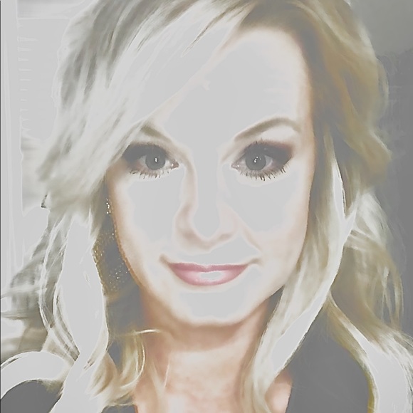 Profile Picture of Tonya Hackle (@trendyt407) on Poshmark
