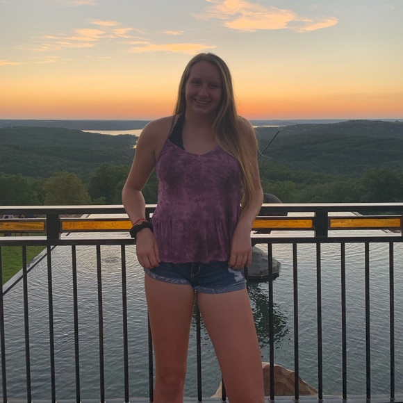 Profile Picture of Allison Baer (@allison21108) on Poshmark