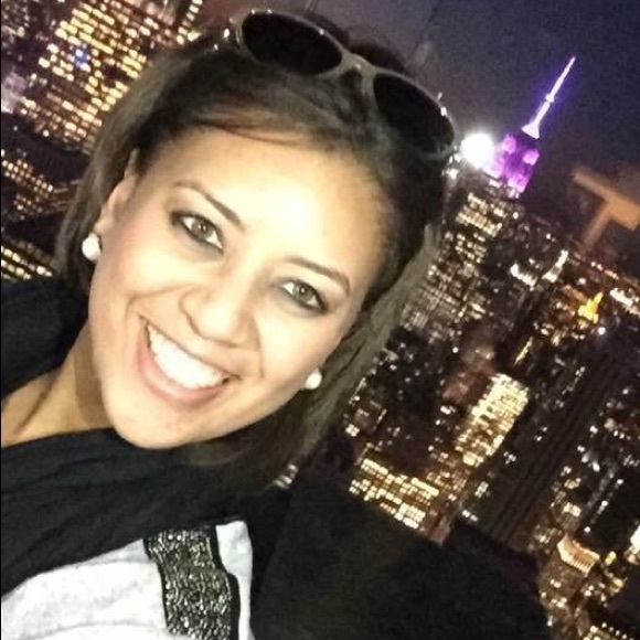 Profile Picture of Sherri Lottering (@shelot18) on Poshmark