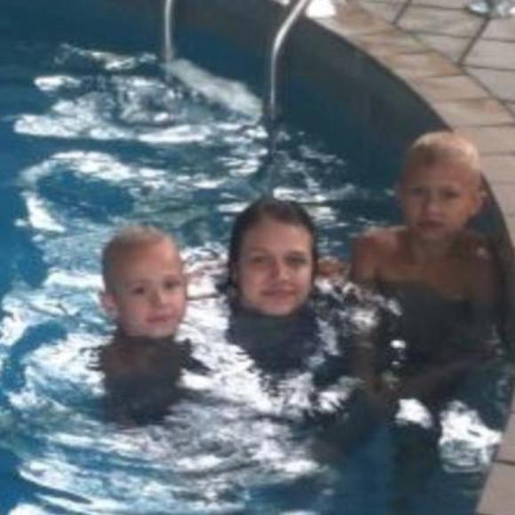 Profile Picture of Jeri Clarke (@clarkejeri) on Poshmark