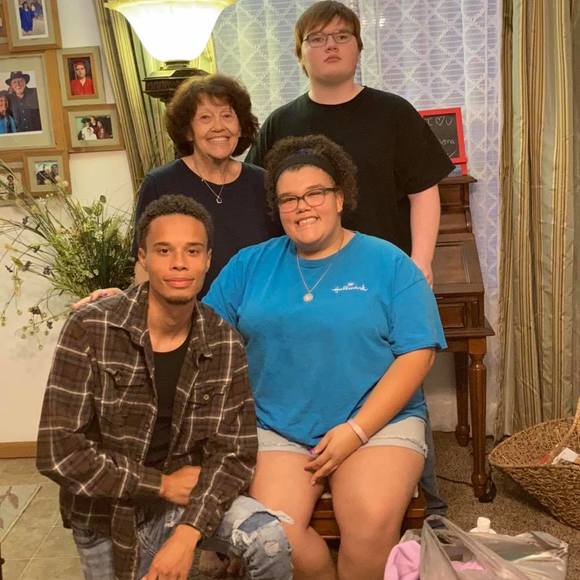 Profile Picture of Vicki francis Hargis (@v_hargis) on Poshmark