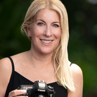 Profile Picture of Laurie Chapman (@iheartdesign) on Twitter